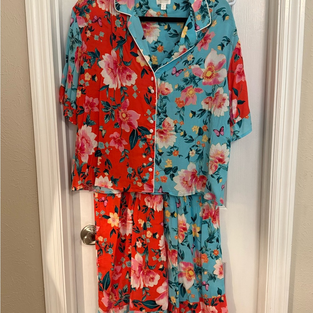 Floral Women's Pajama Set - Red and Blue